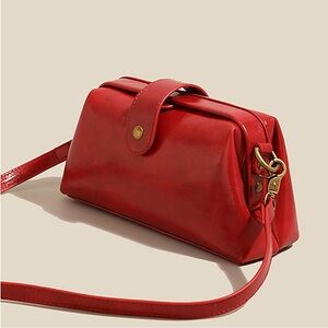 Women’s Soft Leather Shoulder Crossbody Bag - Adjustable Strap - Magnetic Clasp